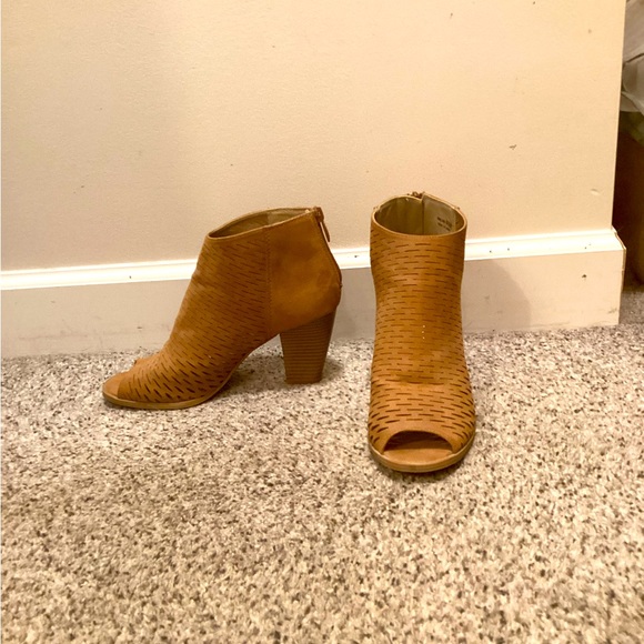 Tan, leather, open toed booties by CL by Laundry, size 8.5. - Picture 1 of 5